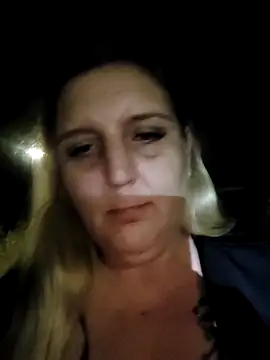 BecciDeluxe online show from 10.17.25