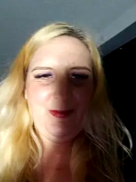 Snapshot of BecciDeluxe chatting on 01.31.26 BecciDeluxe online show from 01.31.26