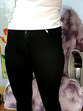 Blythe 69 online show from 02.22.25