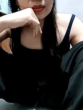 Blythe 69 online show from 03.13.25