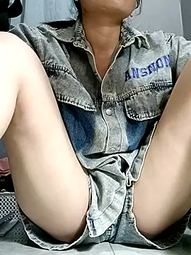 Blythe 69 online show from 03.13.25