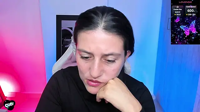 Saskyaa online show from 11.27.25