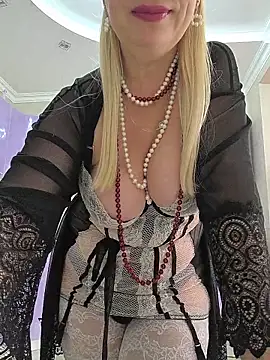 HotJanet online show from 11.16.25