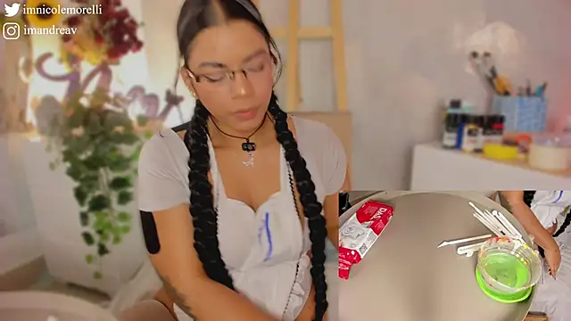 Nicolemorelli2 online show from 09.20.25