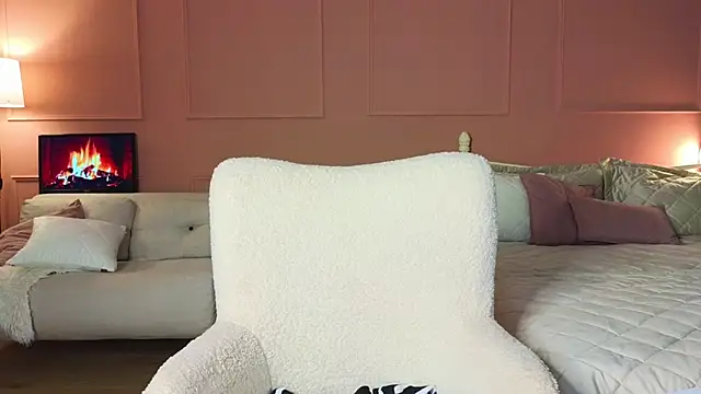 Lina-hill online show from 01.24.25