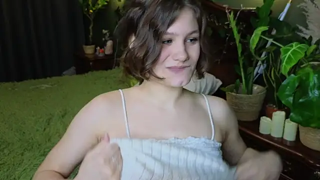 Snapshot of Charlotte_wow chatting on 12.22.24 Charlotte wow online show from 12.22.24