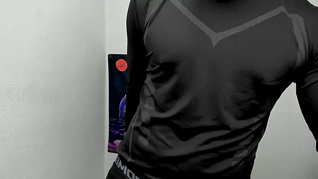 Snapshot of layneinchains chatting on 01.12.25 layneinchains online show from 01.12.25