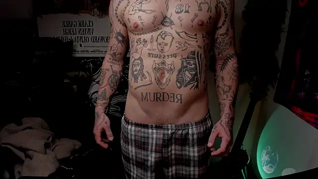 Snapshot of layneinchains chatting on 02.01.25 layneinchains online show from 02.01.25