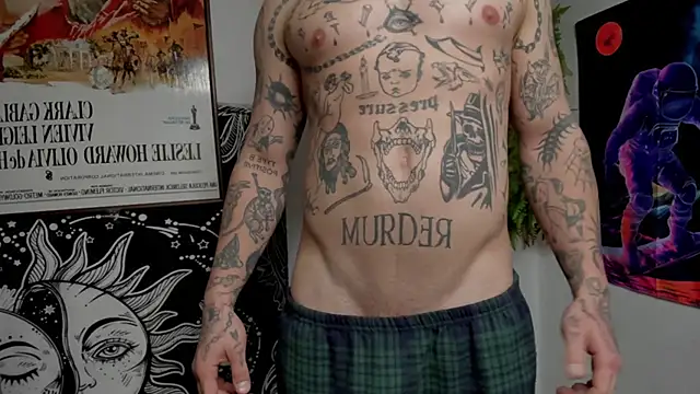 Snapshot of layneinchains chatting on 03.11.25 layneinchains online show from 03.11.25