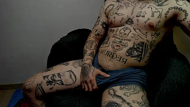 Snapshot of layneinchains chatting on 10.11.25 layneinchains online show from 10.11.25