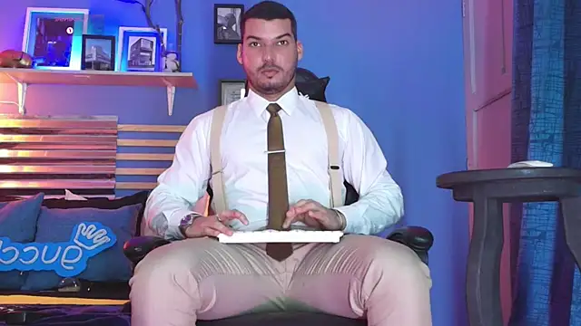 Snapshot of HenryBenso chatting on 12.03.24 HenryBenso online show from 12.03.24