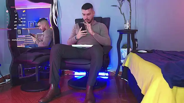 Snapshot of HenryBenso chatting on 12.13.24 HenryBenso online show from 12.13.24