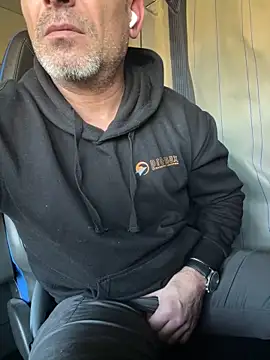 Snapshot of dzhakar chatting on 02.18.25 dzhakar online show from 02.18.25