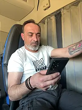 Snapshot of dzhakar chatting on 03.19.25 dzhakar online show from 03.19.25