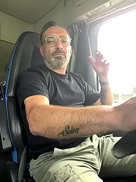 Snapshot of dzhakar chatting on 09.26.25 dzhakar online show from 09.26.25