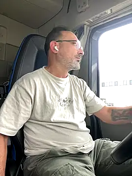 Snapshot of dzhakar chatting on 10.08.25 dzhakar online show from 10.08.25