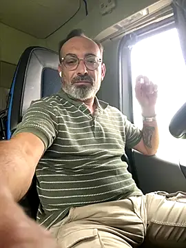 Snapshot of dzhakar chatting on 10.15.25 dzhakar online show from 10.15.25