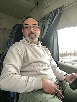 Snapshot of dzhakar chatting on 01.10.26 dzhakar online show from 01.10.26