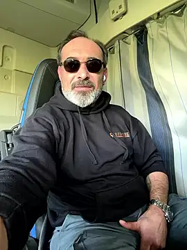 Snapshot of dzhakar chatting on 01.14.26 dzhakar online show from 01.14.26