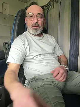 Snapshot of dzhakar chatting on 02.10.26 dzhakar online show from 02.10.26