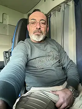 Snapshot of dzhakar chatting on 02.14.26 dzhakar online show from 02.14.26