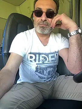 Snapshot of dzhakar chatting on 02.25.26 dzhakar online show from 02.25.26