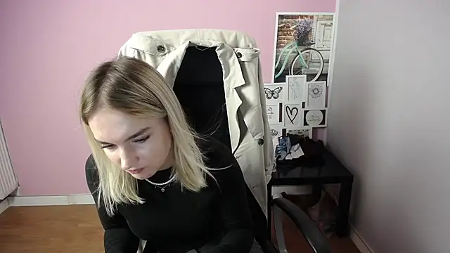 Snapshot of viktoria_lovely chatting on 10.06.25 viktoria lovely online show from 10.06.25