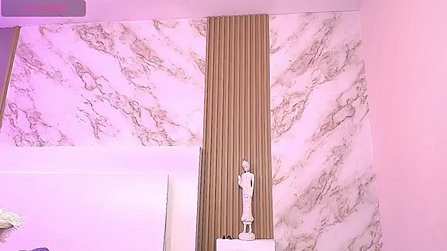 Snapshot of NicholScully chatting on 10.09.25 NicholScully online show from 10.09.25