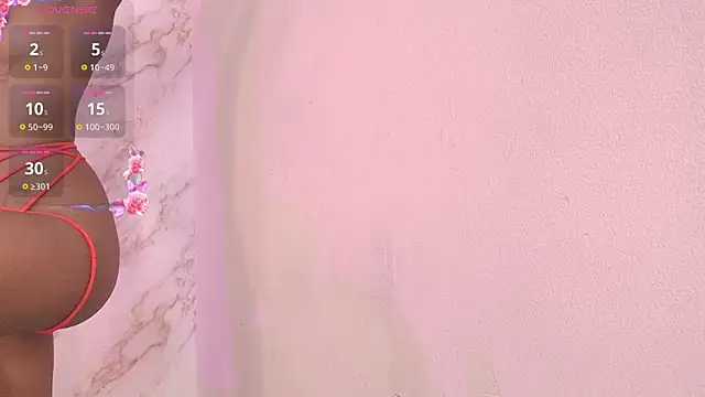 Snapshot of NicholScully chatting on 11.08.25 NicholScully online show from 11.08.25