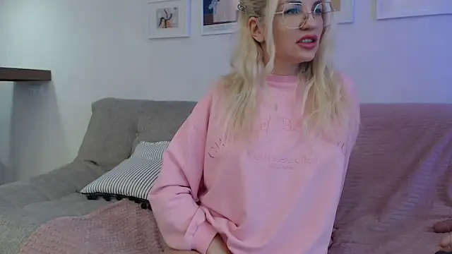 Snapshot of Nurse_Doc chatting on 11.10.25 Nurse Doc online show from 11.10.25