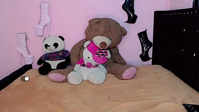 Ciinamonloren online show from 03.06.25