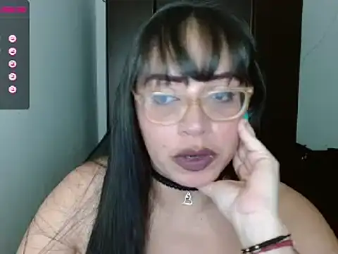 Snapshot of natashasmithe chatting on 12.28.24 natashasmithe online show from 12.28.24