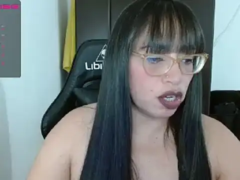 Snapshot of natashasmithe chatting on 12.31.24 natashasmithe online show from 12.31.24