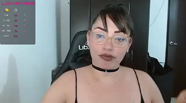 Snapshot of natashasmithe chatting on 01.14.25 natashasmithe online show from 01.14.25