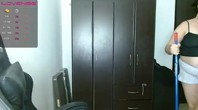 Snapshot of natashasmithe chatting on 01.17.25 natashasmithe online show from 01.17.25