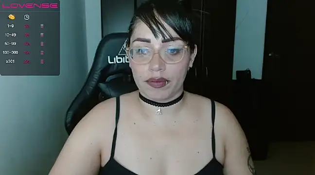 Snapshot of natashasmithe chatting on 01.25.25 natashasmithe online show from 01.25.25