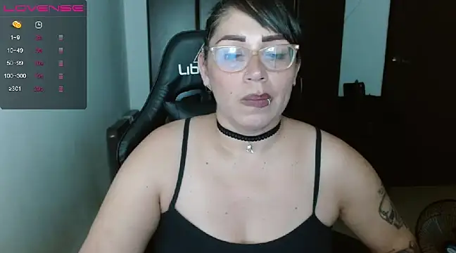 Snapshot of natashasmithe chatting on 01.25.25 natashasmithe online show from 01.25.25