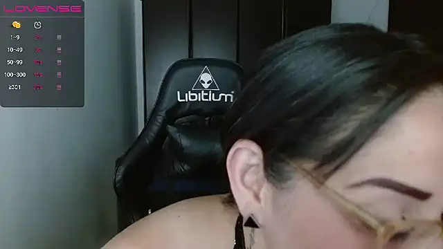 Snapshot of natashasmithe chatting on 02.05.25 natashasmithe online show from 02.05.25