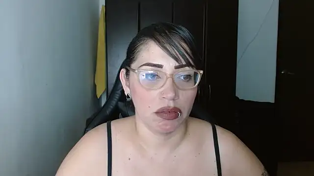 Snapshot of natashasmithe chatting on 02.06.25 natashasmithe online show from 02.06.25