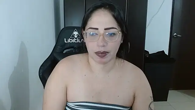 Snapshot of natashasmithe chatting on 02.08.25 natashasmithe online show from 02.08.25