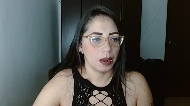 Snapshot of natashasmithe chatting on 02.10.25 natashasmithe online show from 02.10.25