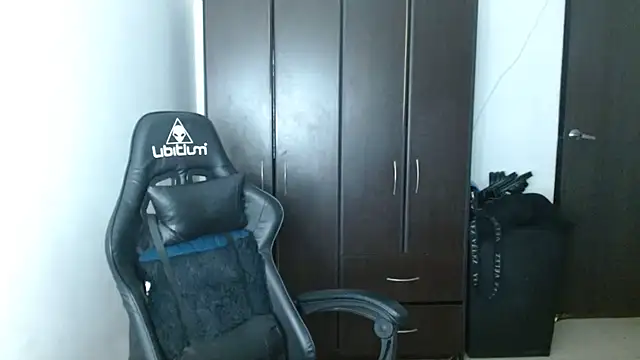 Snapshot of natashasmithe chatting on 02.11.25 natashasmithe online show from 02.11.25