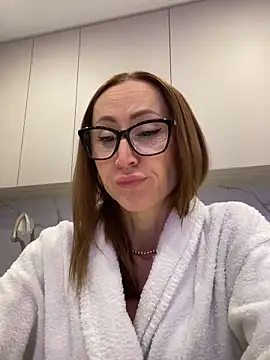 Snapshot of LauraDavis chatting on 02.22.26 LauraDavis online show from 02.22.26