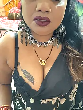 Snapshot of YR-SHIVANI chatting on 02.12.26 YR-SHIVANI online show from 02.12.26