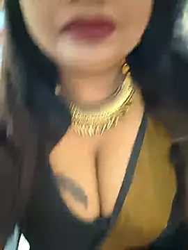 Snapshot of YR-SHIVANI chatting on 02.15.26 YR-SHIVANI online show from 02.15.26