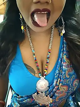 Snapshot of YR-SHIVANI chatting on 03.28.26 YR-SHIVANI online show from 03.28.26