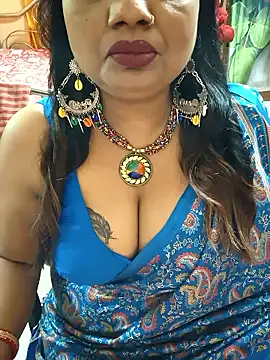 Snapshot of YR-SHIVANI chatting on 04.05.26 YR-SHIVANI online show from 04.05.26