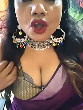 Snapshot of YR-SHIVANI chatting on 04.08.26 YR-SHIVANI online show from 04.08.26