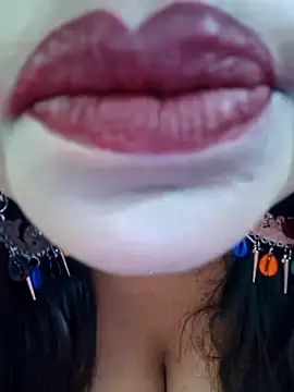 Snapshot of YR-SHIVANI chatting on 04.10.26 YR-SHIVANI online show from 04.10.26