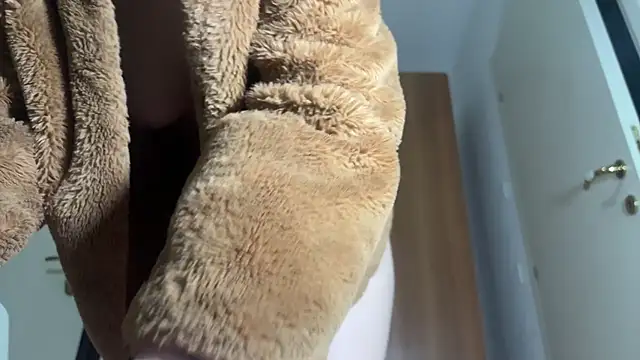 Snapshot of Monicbabe chatting on 02.19.26 Monicbabe online show from 02.19.26